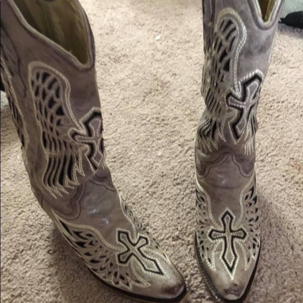 Women’s angel wing boots